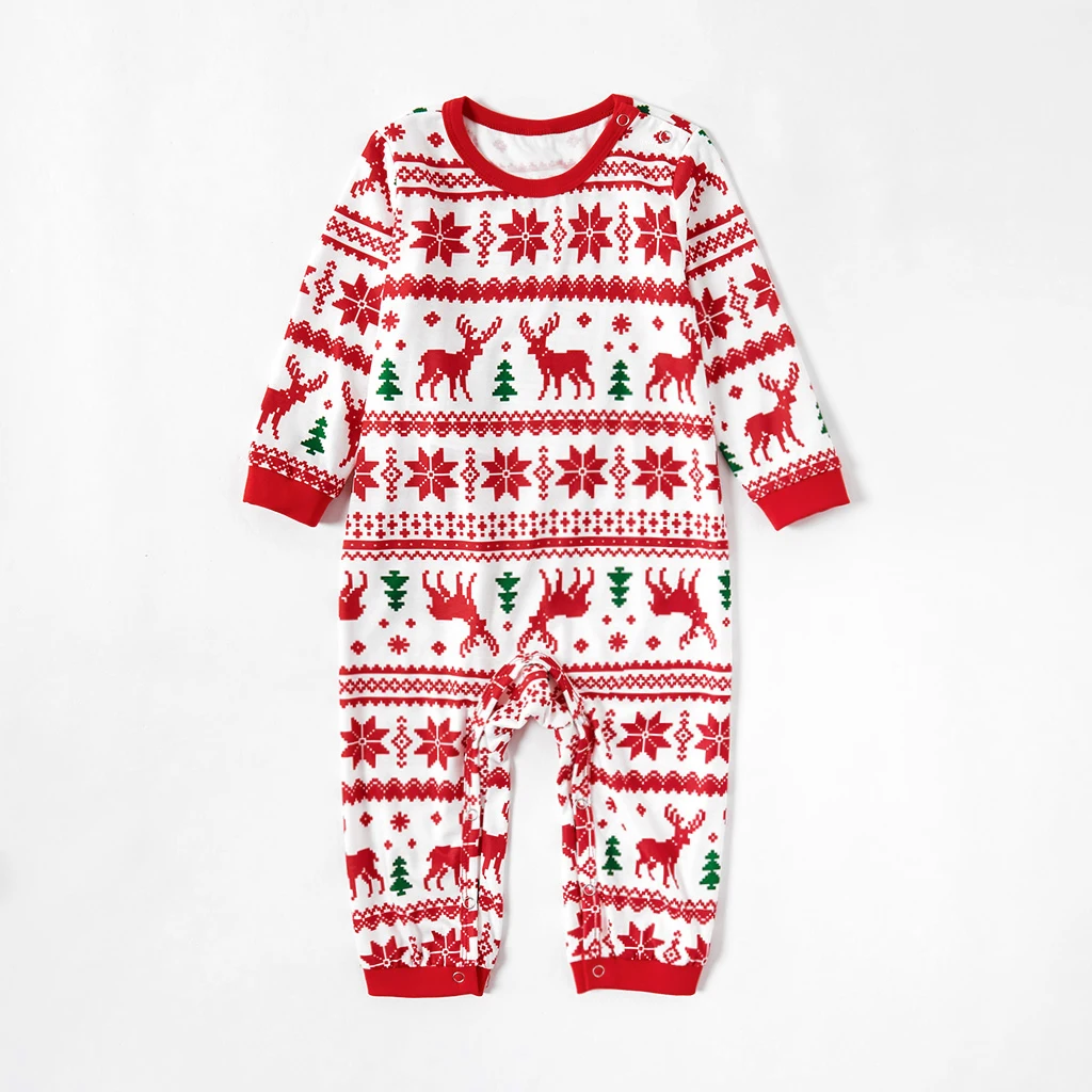 PatPat Merry Christmas Pajamas Set Family Matching Outfits Look Sleepwear Reindeer and Snowflake Clothes Sets (Flame Resistant)