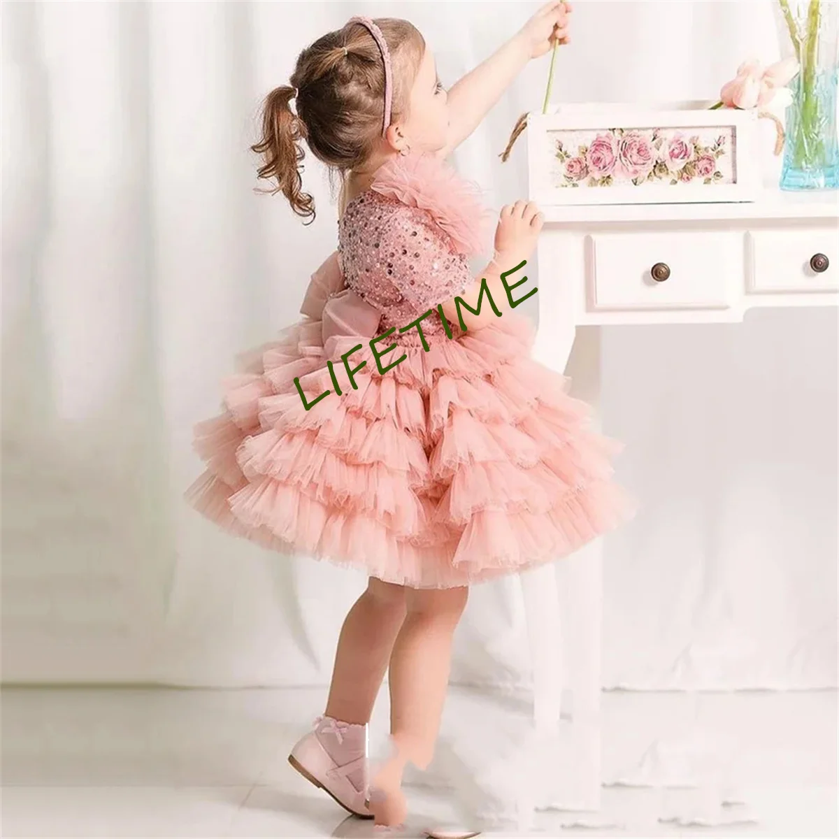 

Dusty Pink Flower Girl Dress O Neck Short Sleeves Beads Sequined Tiered Tulle Princess Party Dresses Birthday Communion Gown