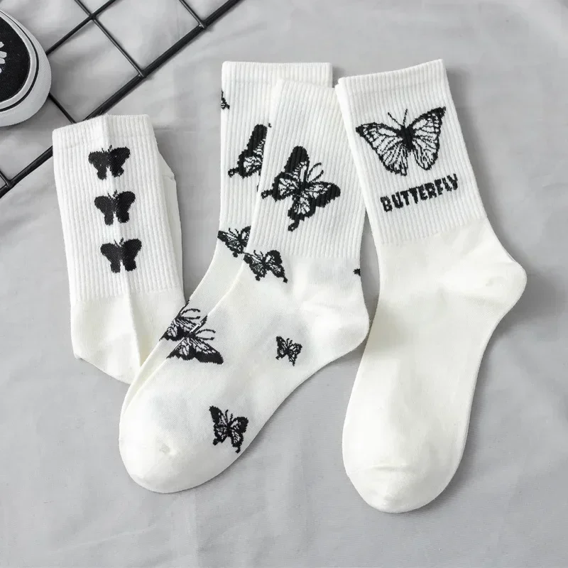 2024 Designer Socks Butterfly Medium Tube Socks Spring and Summer Thin Fashion Street Trend Black and White Stacked Socks