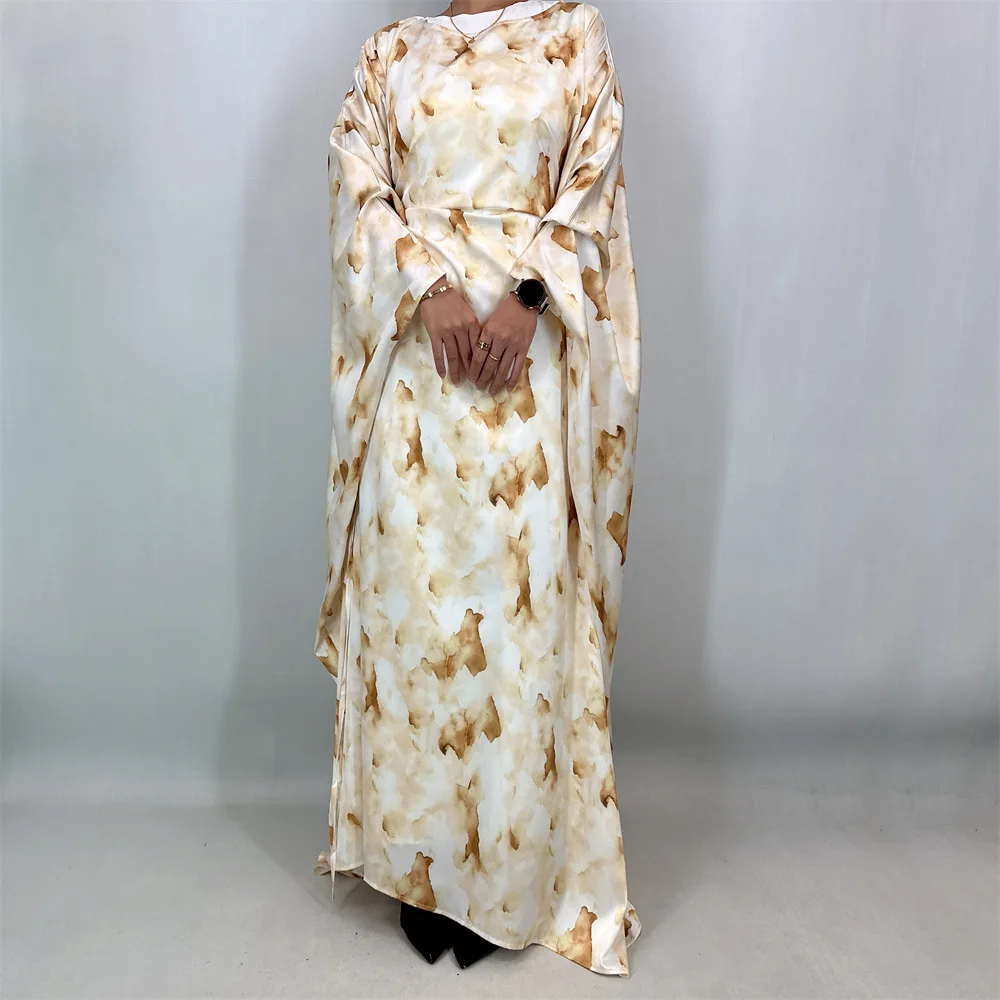 Damesmode satijnen bedrukte moslimjurk met trekkoord in de taille, elegante lange jurk