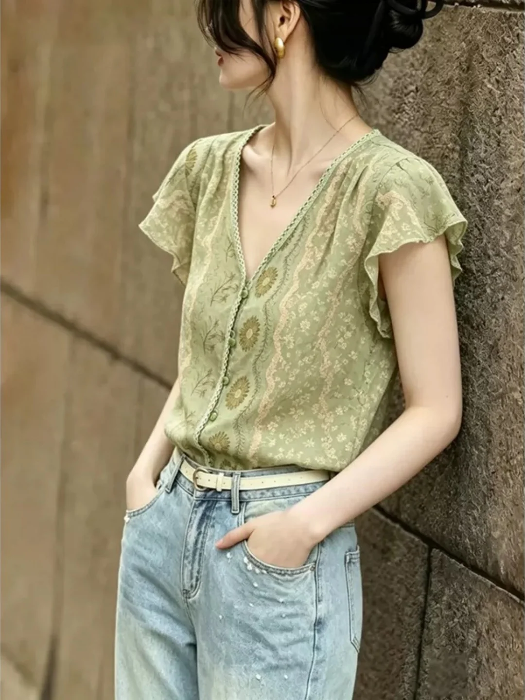 

Elegant V-Neck Slimming Korean Style Shirt Women's Fashion Versatile Design Sensation Summer New Arrival Silk Top