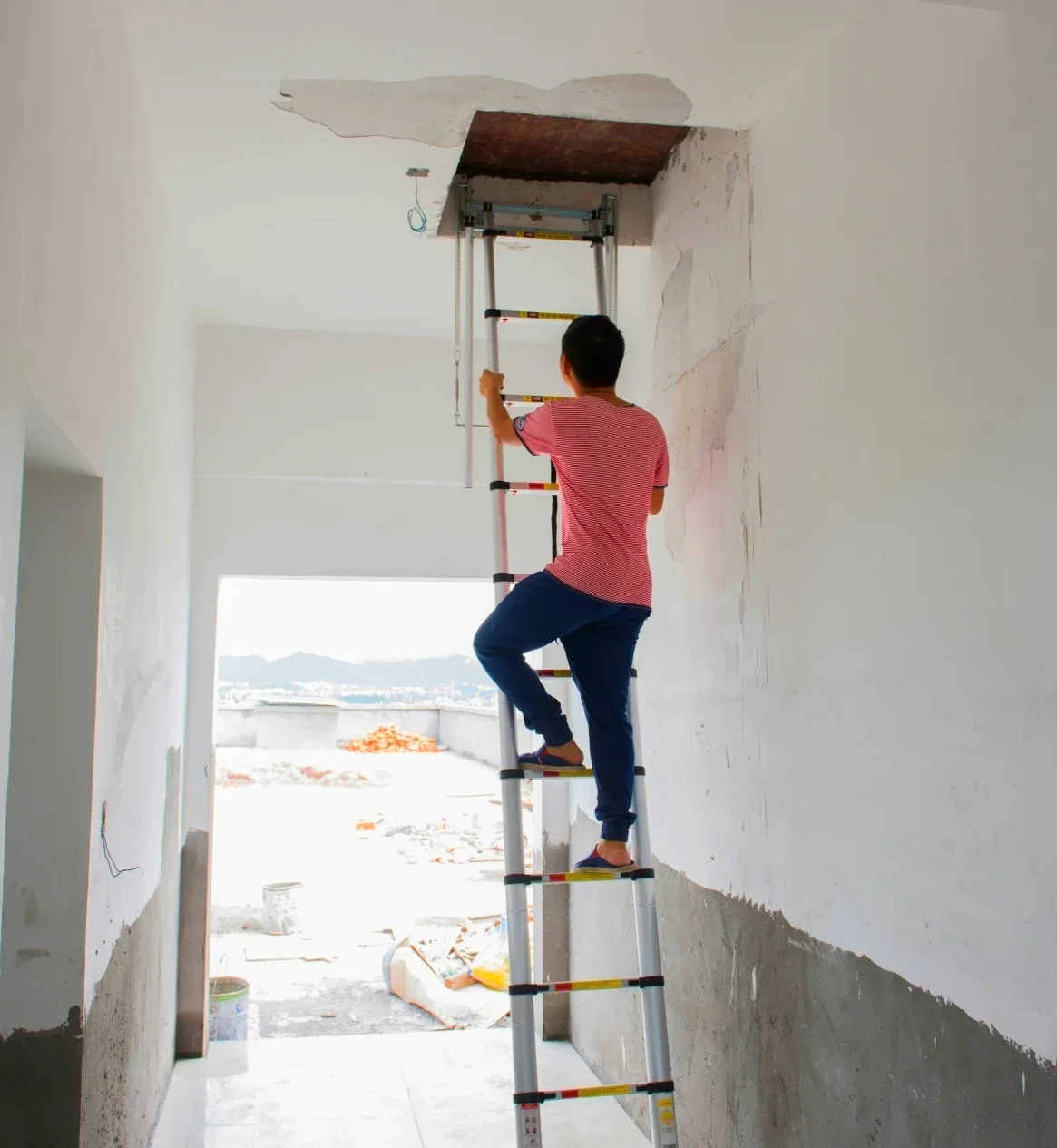 Adjustable Telescopic Attic Ladder Aluminum Material Loft Ladder for Home Using