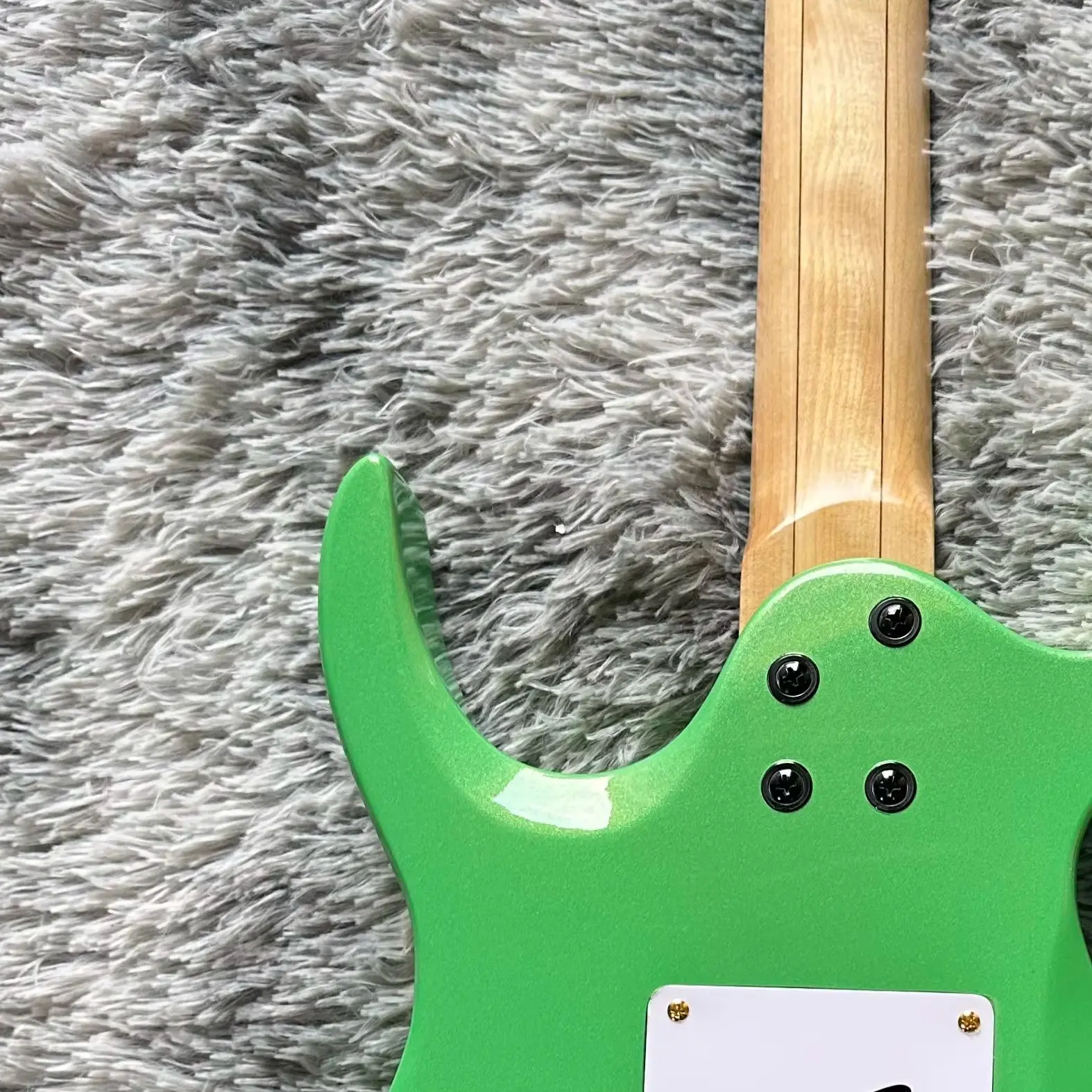 New Metallic Mint Green Solid-Body Electric Guitar With Dual Tremolo System Gold Pickups Life-Tree Shell Inlaid Fretboard For Rock Christmas Gift Free Shipping