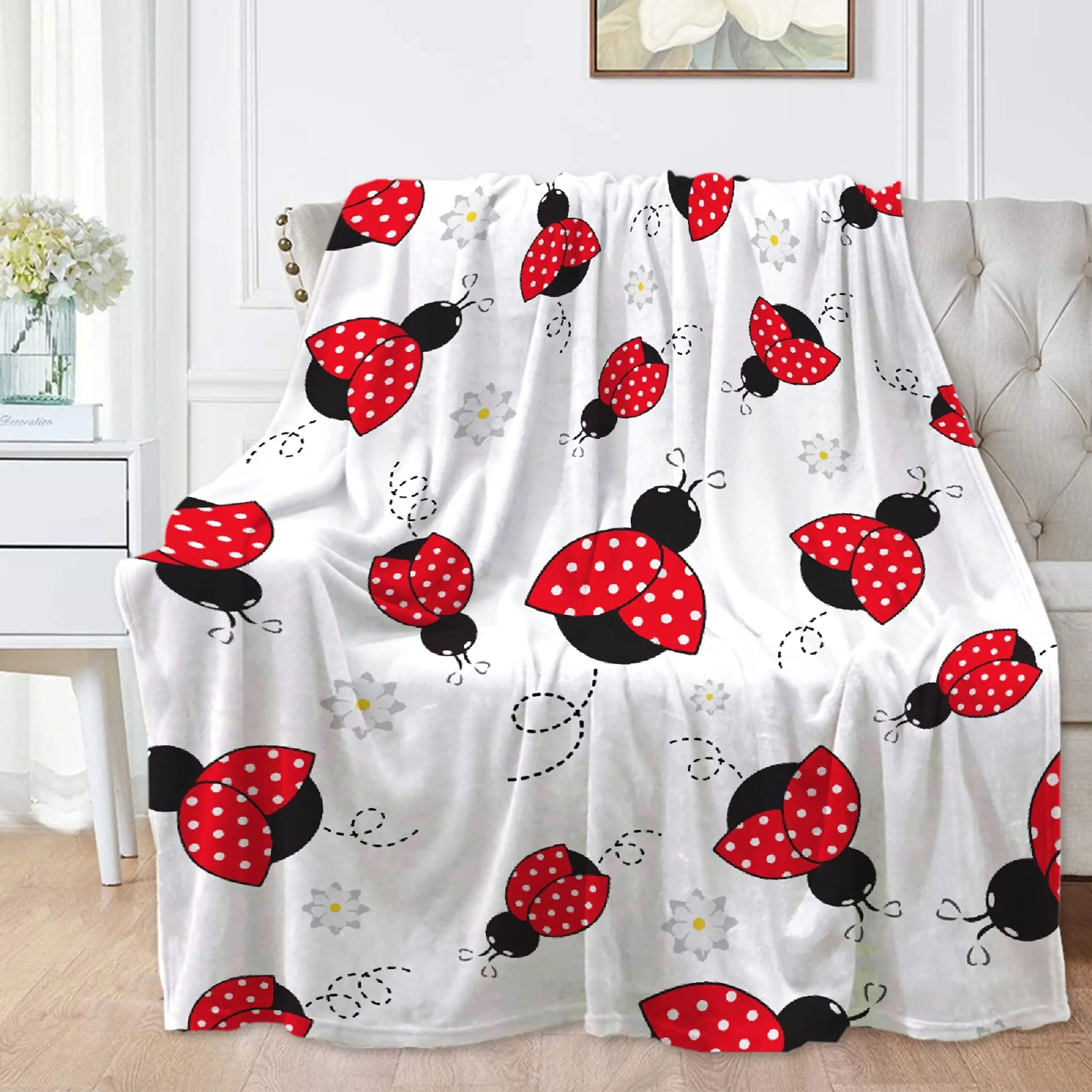 Red Ladybug Bedspread Blankets Throw Blanket Fleece Travel Wrap Improve Sleep Anti-Allergy Decorative Breathable Flannel Blanket