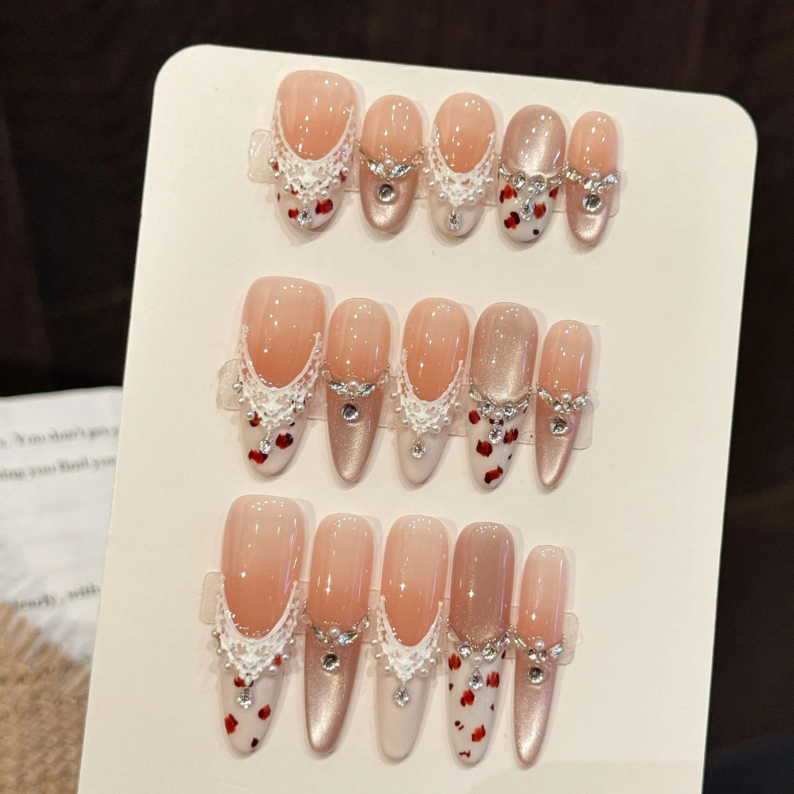 

10pcs Handmade Fake Nails Glass Bead Cat Eyes Press On Nails Wearable Gentle Lace French False Nails With Crystal Diamond Decor