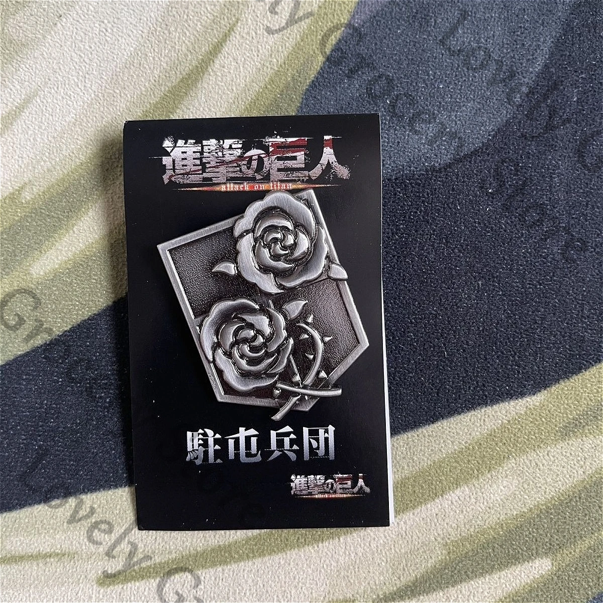 

Аниме Shingeki No Kyojin Levi Ackerman Ataque A Los Titanes Attack on Titan Косплей Металлическая табличка Значок Брошь Эмблема Талисман Подарок