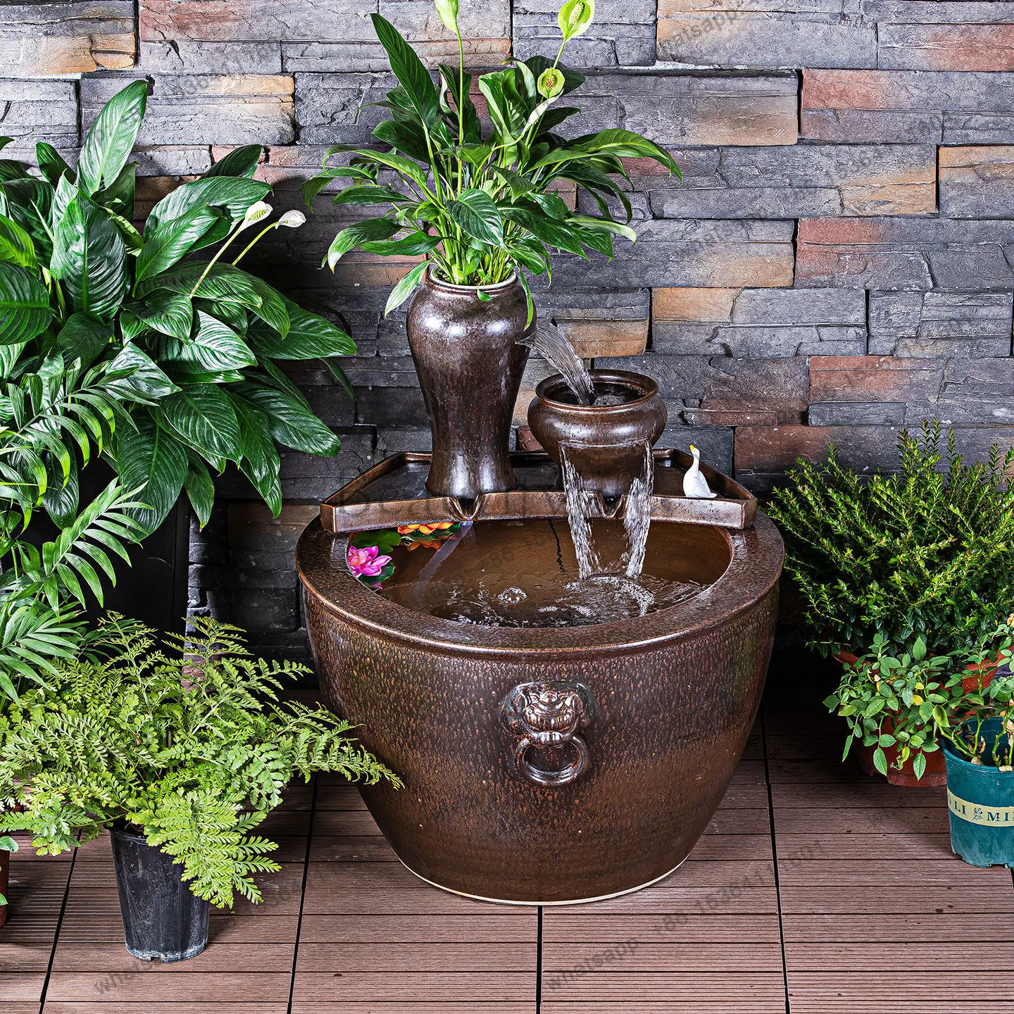 Ecological ancient fish tank, waterfall, circulating water, landscaping, filtering, oxygenation, old-fashioned water tank