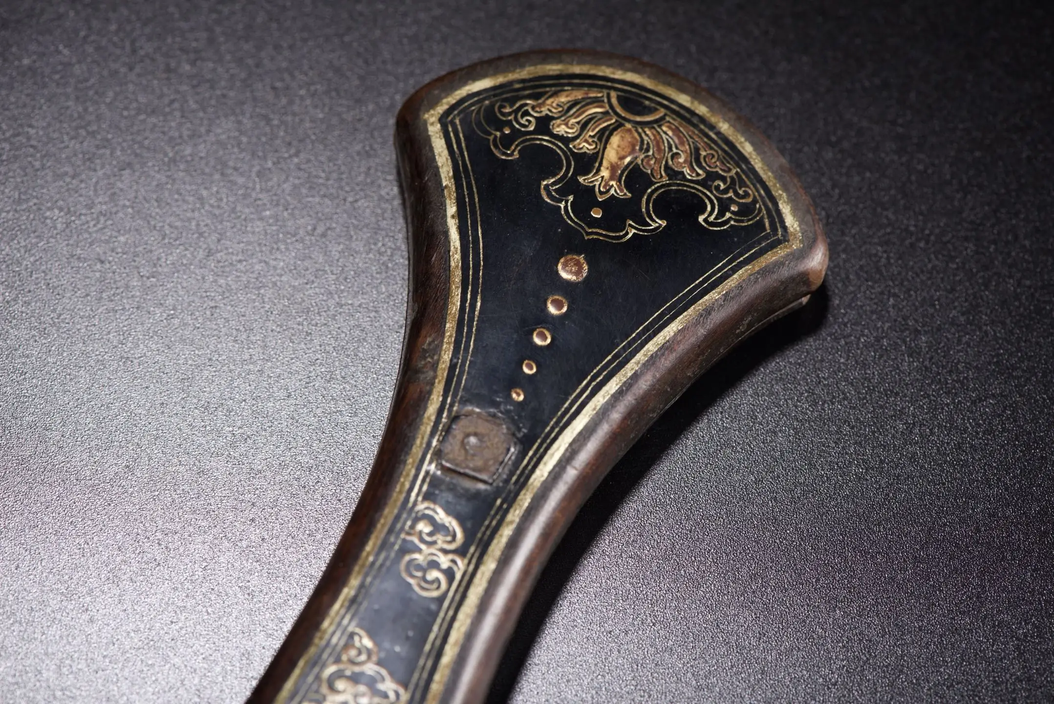 Lacquerware Outline in gold Dragon pattern Pipa shaped box Jizi called Weighing ten pounds Traditional Chinese Medicine Weighing