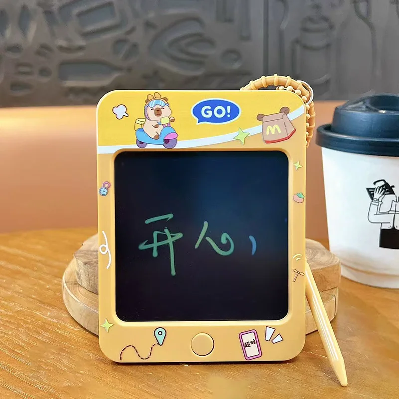 Kreatywny brelok z tabliczką do rysowania z motywem kapibary, zabawny brelok antystresowy dla uczniów, zawieszka do torby, zabawka do rysowania.