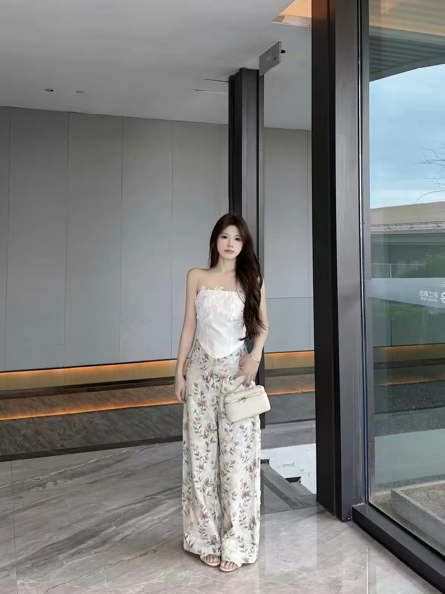 

Floral Shadow Casual Cotton Denim Wide Leg Pants Short Crop Top Embroidered Beads Ogees Set High Waist Zipper Closure Spring ...