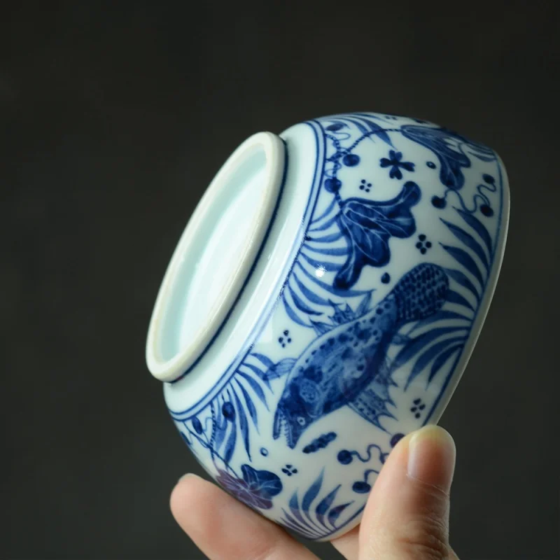 Handmade Ceramic Kung Fu Tea Cup Tea Cup Antique Hand Painted Blue and White Fish and Algae Grain Zen Cup Jingdezhen Tea Set Sin