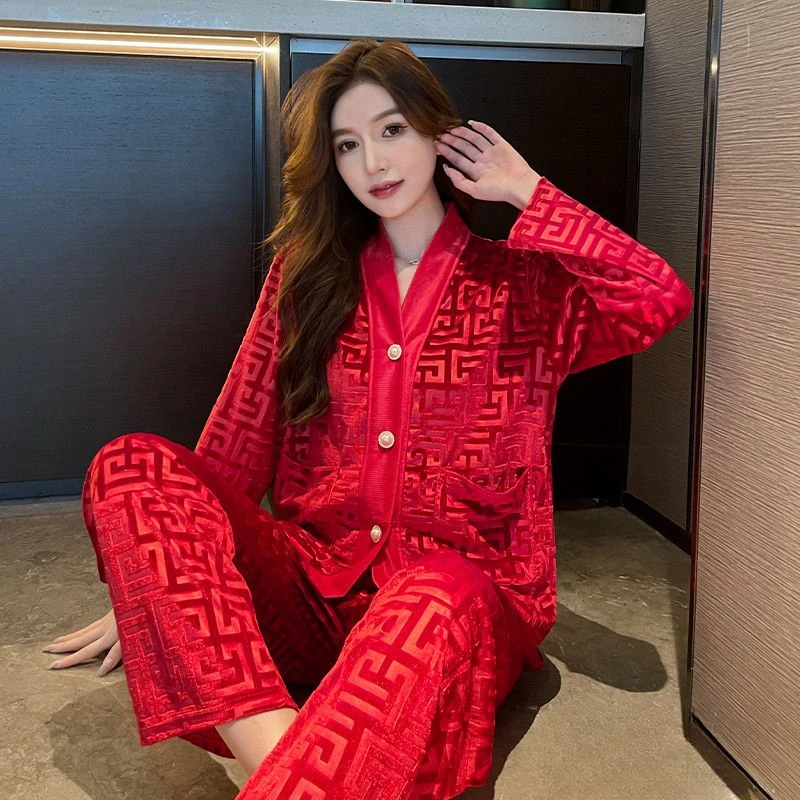 Homewear Luxury Famale Underwear Spring Autumn New Pajamas Women Sleepwear Long Sleeve Pleuche Nightgown Casual Red Home Suit