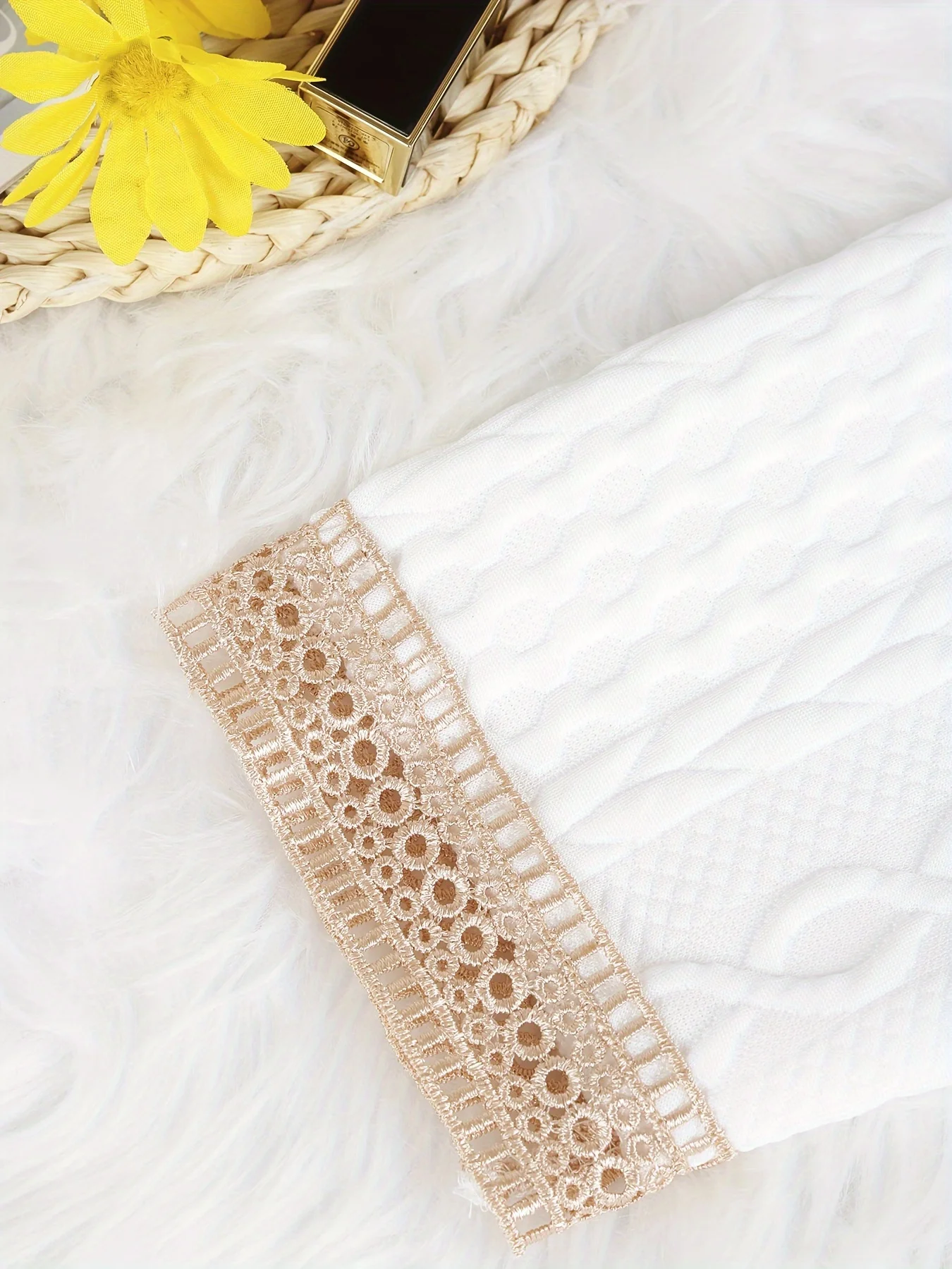 Stilvoller Damenpullover in Übergröße mit V-Ausschnitt und Zopfmuster für lässigen Komfort und trendigen Looks – Detail 4