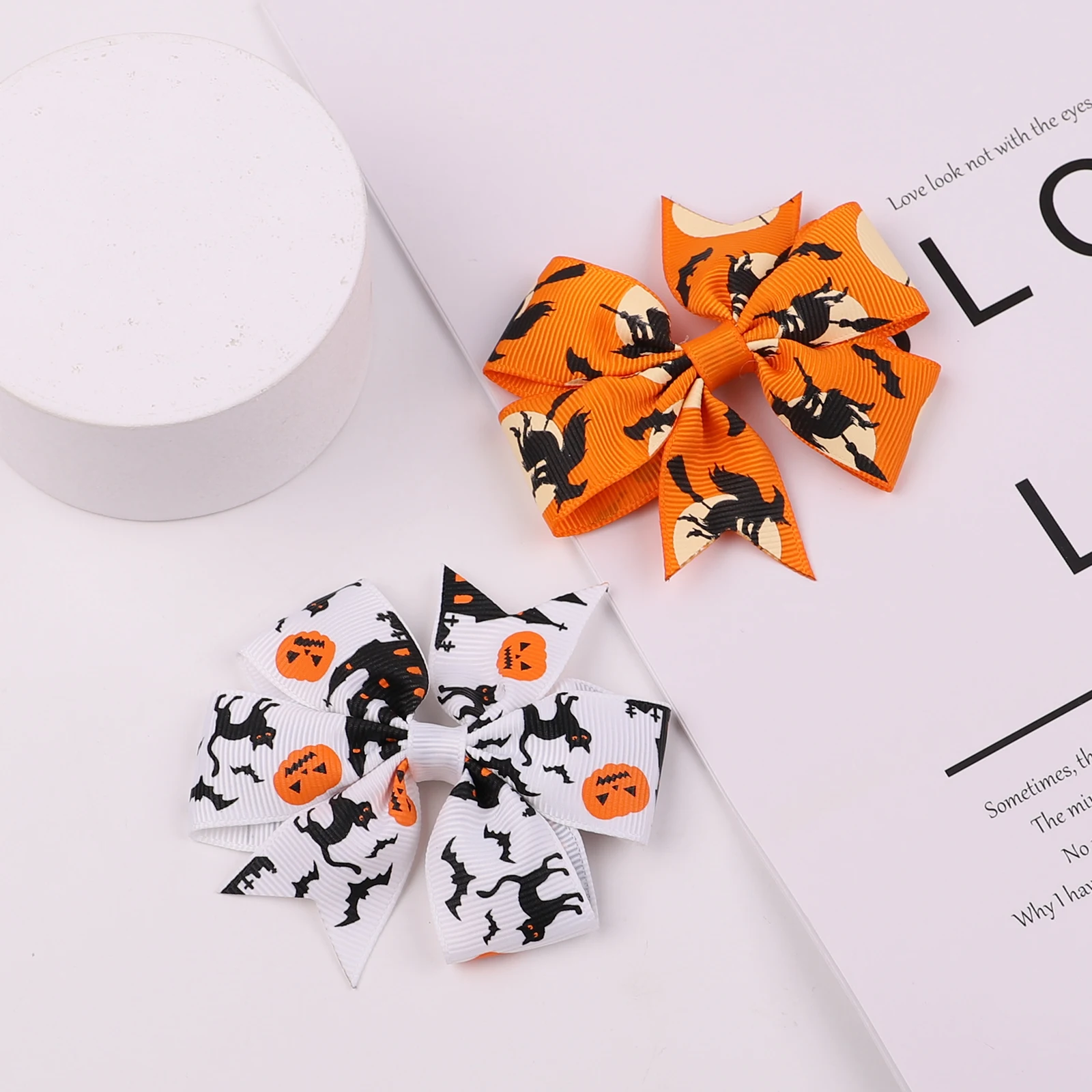 

2Pcs/set Halloween Night Bow Hair Clips Handmade Holiday Party Side Clip Pumpkin Bat Print Kids Decorate Hair Accessories Gift