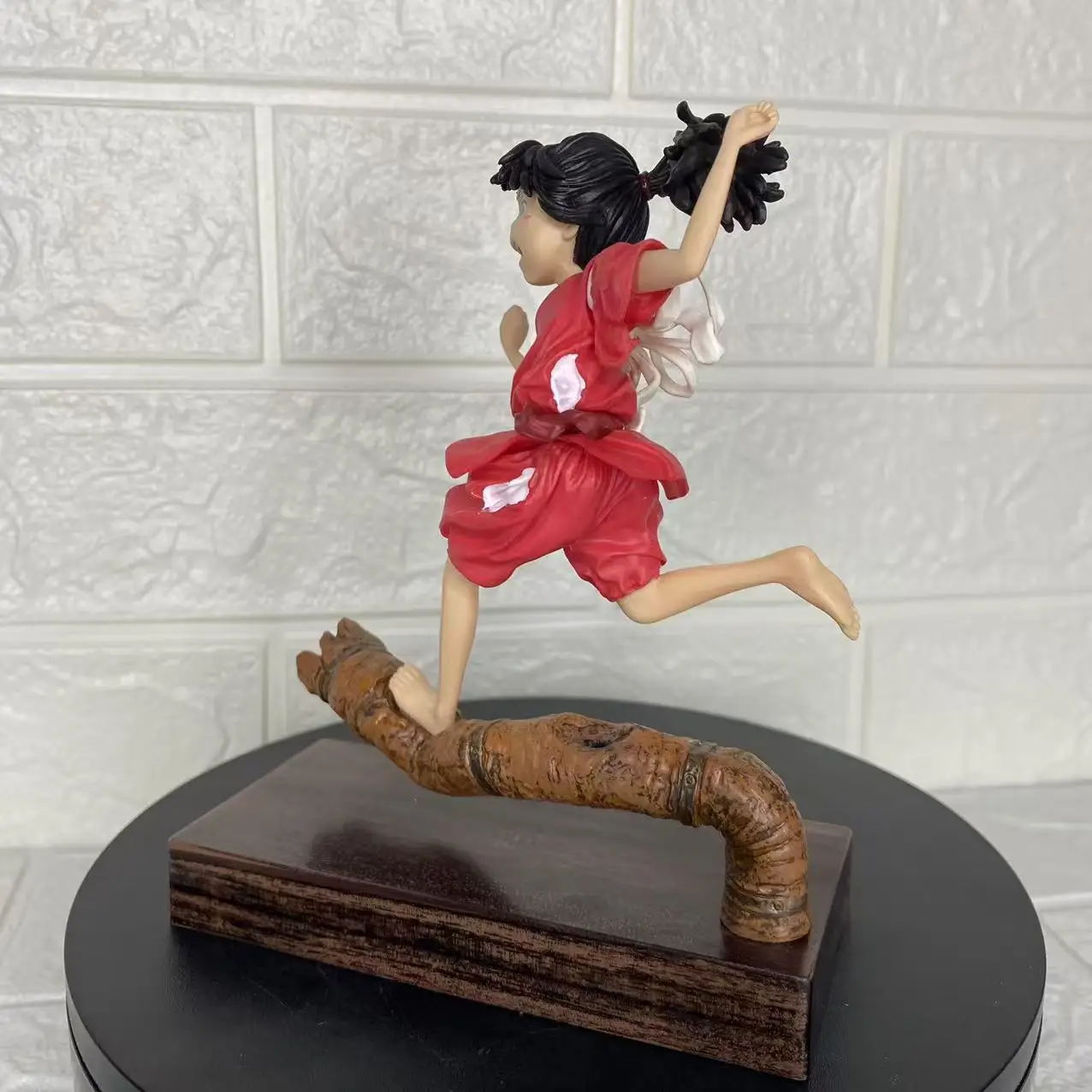 Ogino Chihiro รูปวิ่ง Ogino Chihiro ตัวเลข Action Figurine ตกแต่งโต๊ะตุ๊กตารูปปั้นคอลเลกชันของเล่นเด็กของขวัญ
