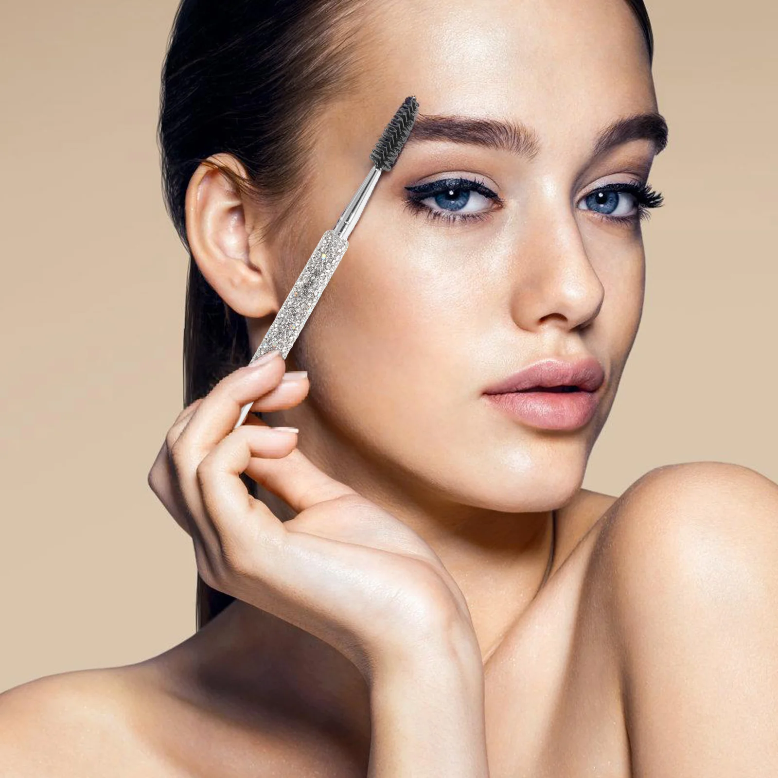 فرشاة حواجب مزدوجة الأطراف من حجر الراين، فاصل رموش مسطحة بزاوية للحواجب الطبيعية، مظهر محدد، تصميم مدمج، جمال أساسي