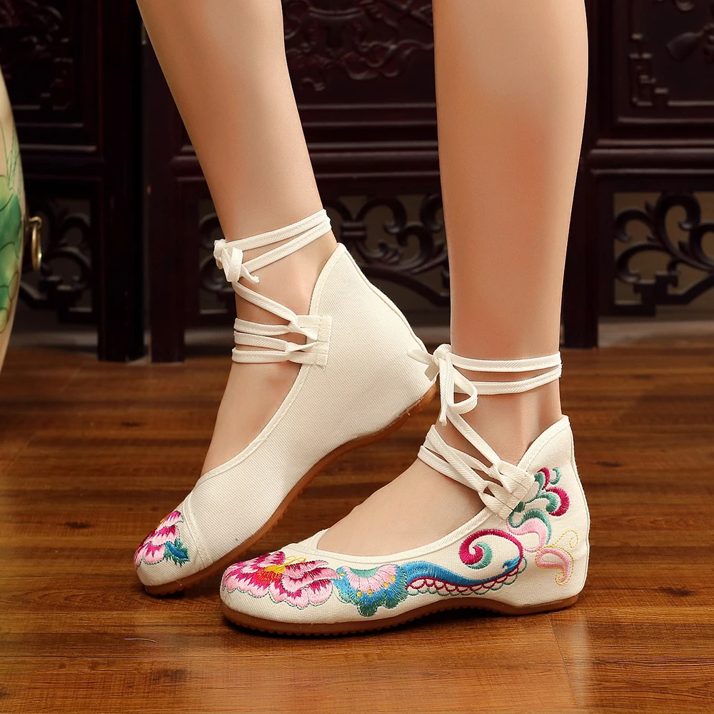 Veowalk Chinese Style Women Ankle Strap Cotton Ballet Flats Floral Embroidery Retro Ladies Soft Canvas Shoes zapatos mujer