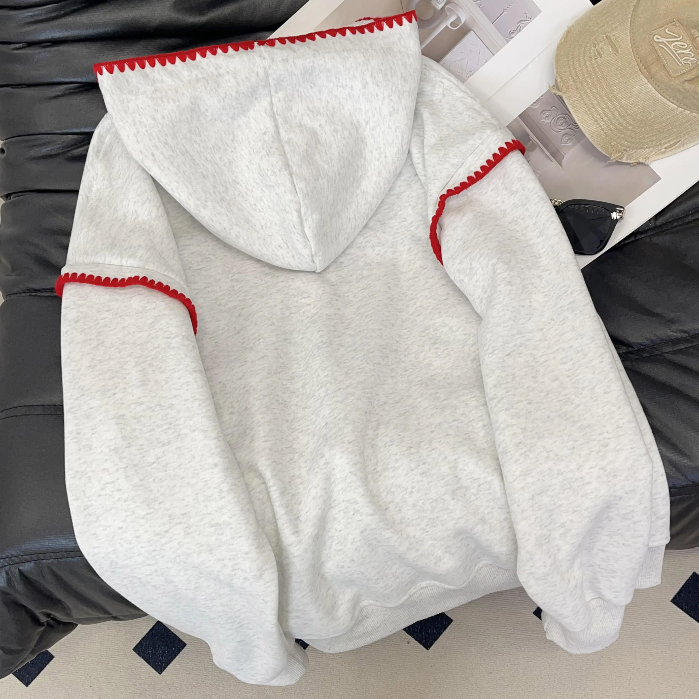 

plus Size Hoodie Women's Faionable Loose Fit Embroidered Fce ey Top American Retro Sle Long Sve Crew Ne Sweatirt