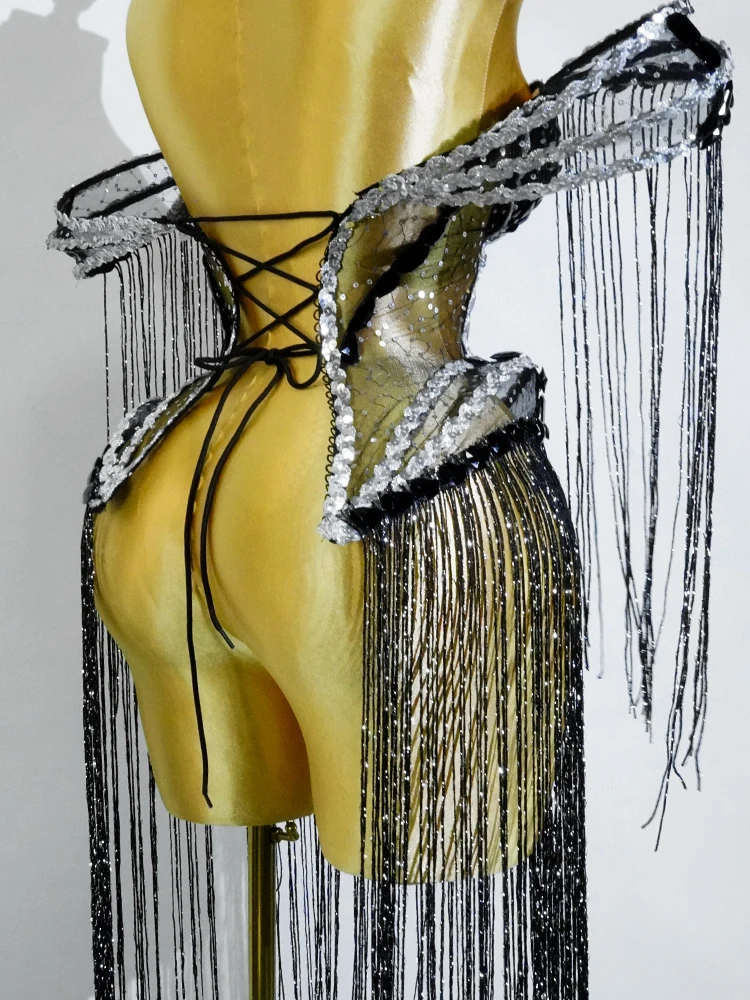 فستان نسائي طويل شفاف بقماش شفاف لامع أسود ترتر مثير بدون حمالات برباط عرض زي لحفلات أعياد الميلاد كرنفال