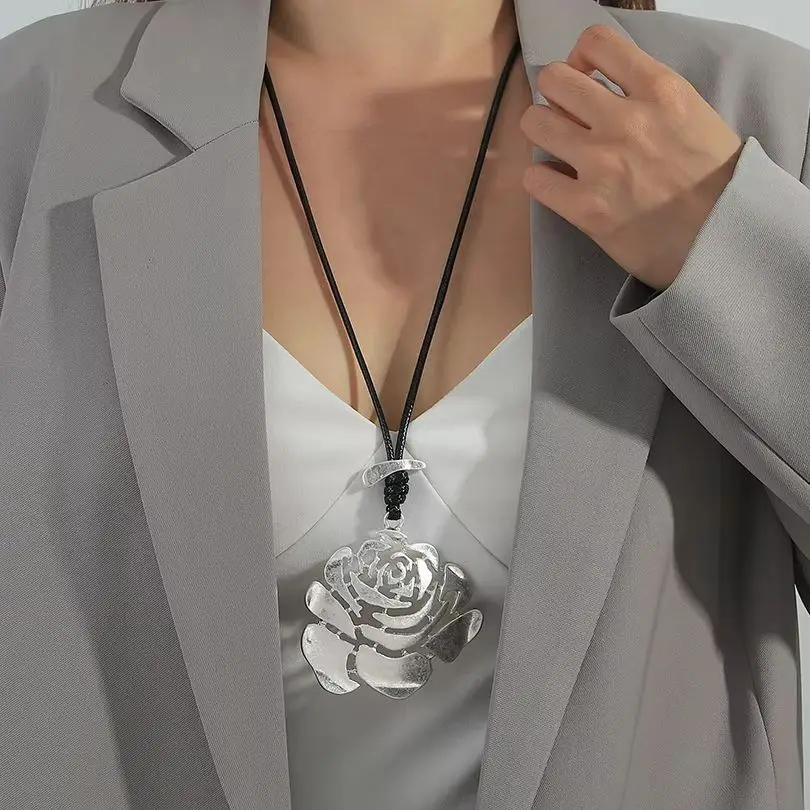 

Amorcome Elegant Large Hollow Flower Pendant Necklace For Women Fashion Leather Rope Choker Necklace Exquisite Jewelry Gift New