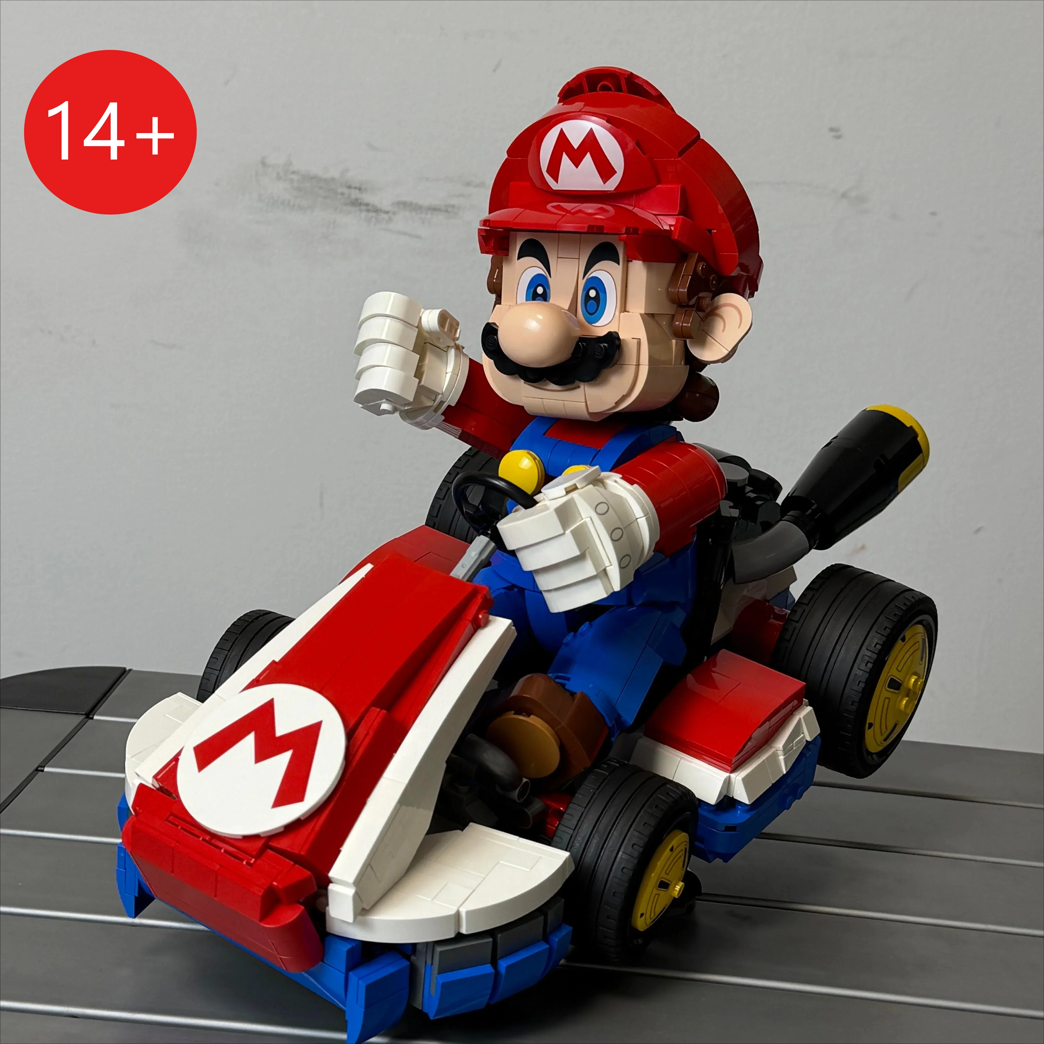 

Новинка 2025, стандартный картинг, классическая игра, гоночная модель, строительные блоки, городская сборка автомобиля, кирпичные игрушки, подарки для детей и взрослых