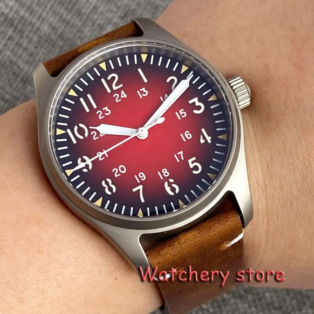 

39mm Titanium Case Pilot Sunburst Dial Arabic Numerals Automatic 200m Waterproof Sapphire Glass Miyota 8215 Movement Mens Watch