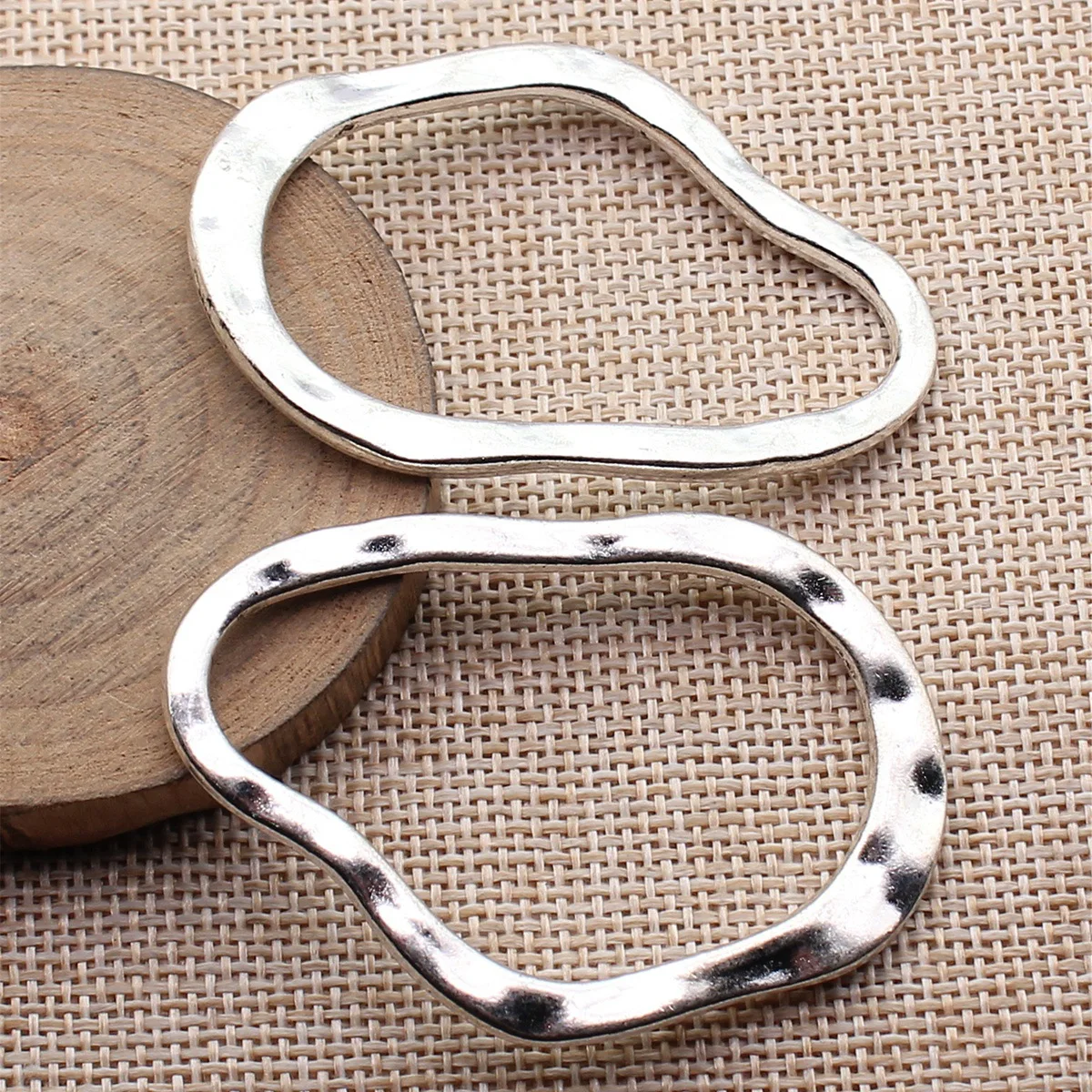 

4pcs 59x40mm(2.32x1.57inch) Antique Silver Color Irregular Geometric Hammered Openwork Pendants DIY Jewelry Making Accessories