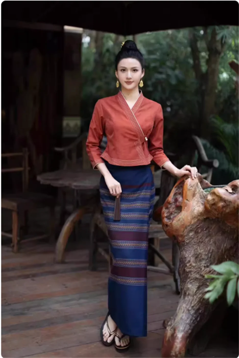 

Yunnan Xishuangbanna ethnic costumes, slim fit Chinese tea costumes