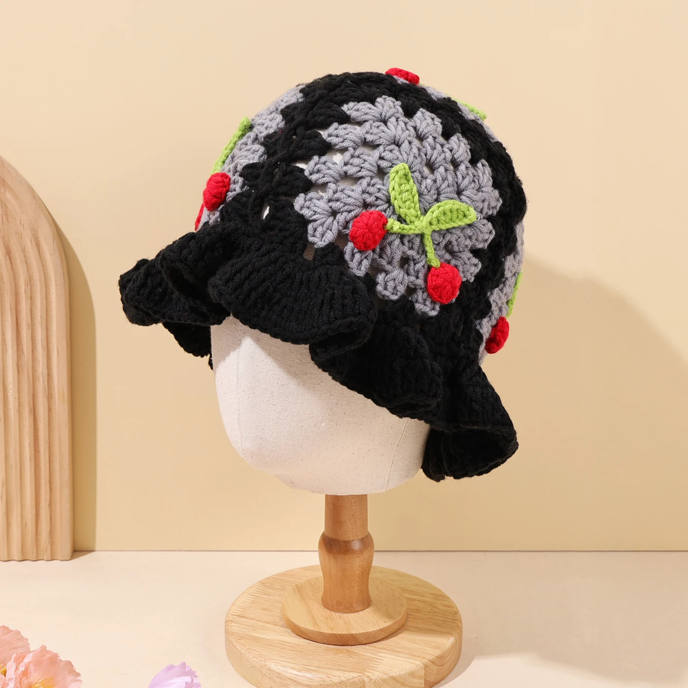 الخريف/الشتاء لطيف الحلو الصوف حوض قبعة الكرتون الكرز الجوف اليدوية محبوك كشكش حافة قبعة الصياد