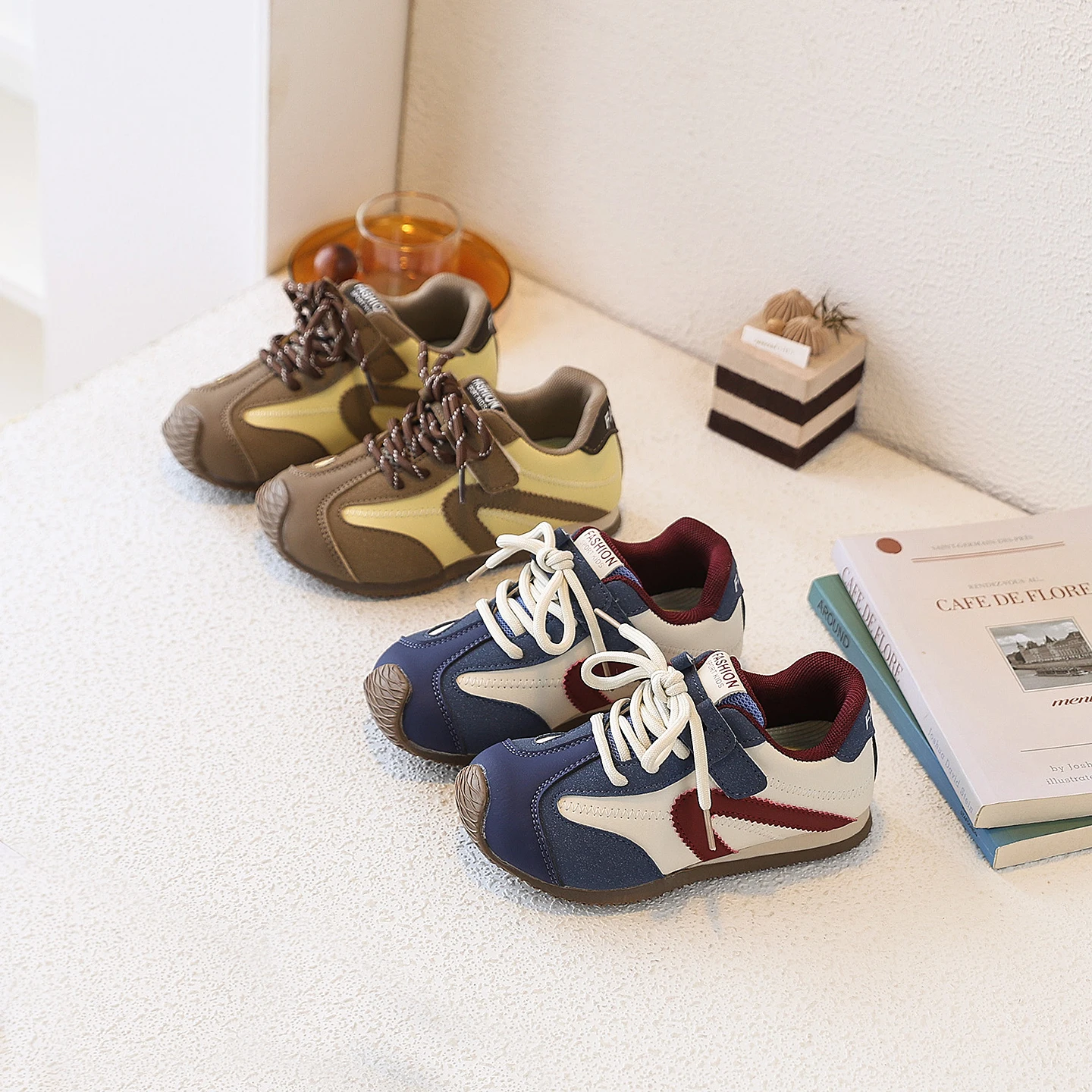 Kids Retro Sneakers Boys Girls Classic Color Block Casual Shoes Lightweight Lace-Up Tennis Shoes Non-Slip Outdoor Walking