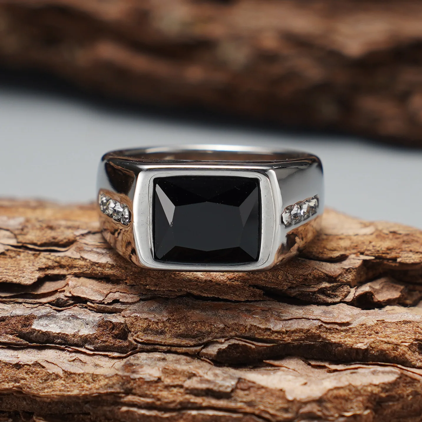 Herren Vintage Quadratischer Ring aus 316L Edelstahl mit Schwarzem Edelstein, Ideales Accessoire für Tägliches Tragen und zum Verschenken – Detail 10