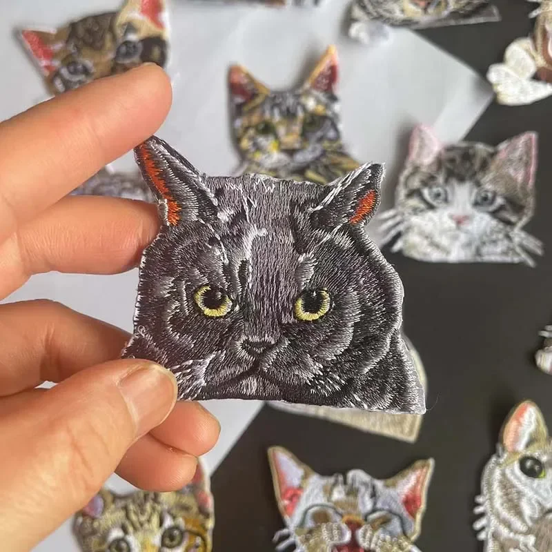 Cartoon Cute Cats Patch termokolant naszywki na ubrania, tkanina pasiasta wyszywany wzór kota aplikacja żelazko na łaty na odzież,