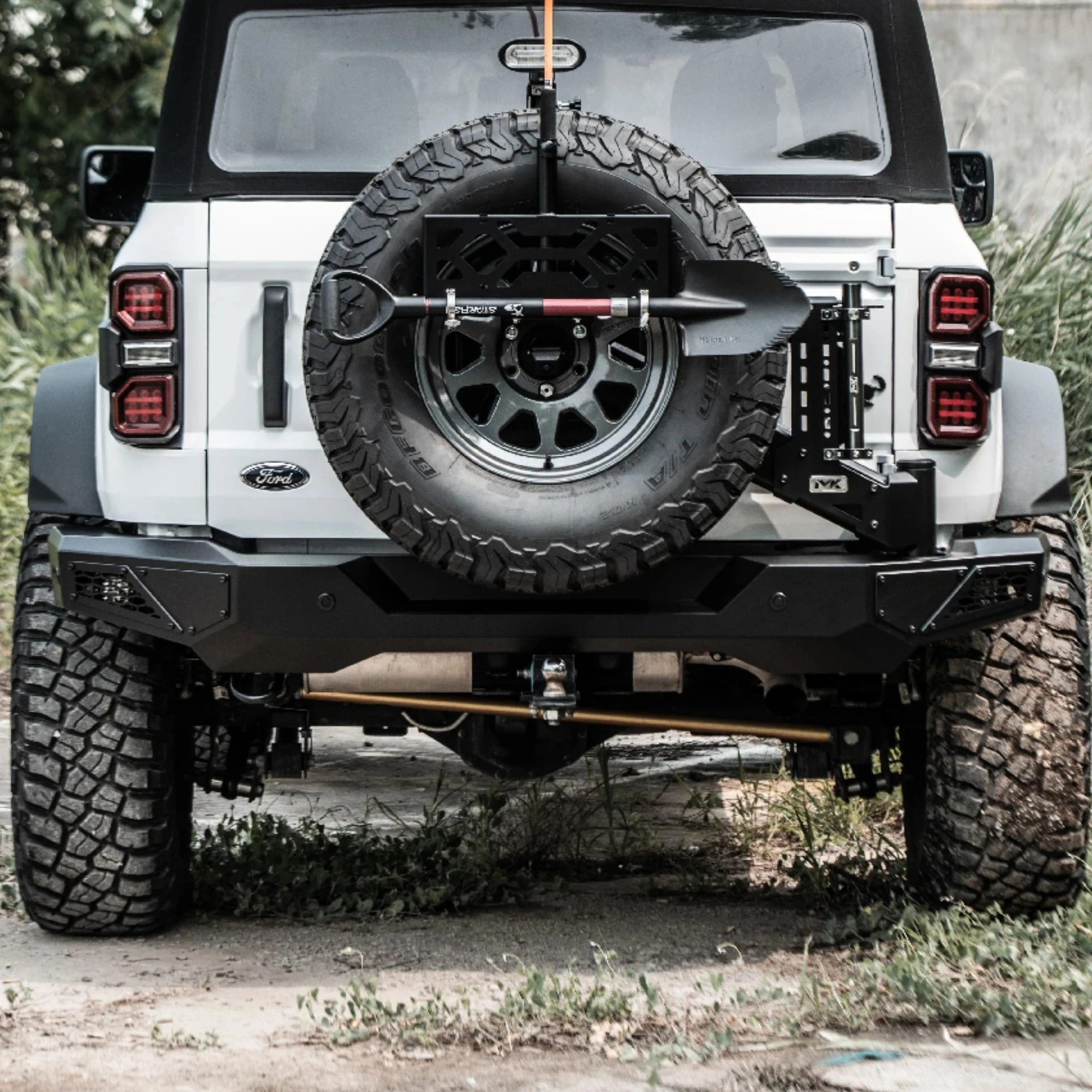 Industrial Vipera Auto Part For Ford Martyr Bronco Linkage Rear Bumper