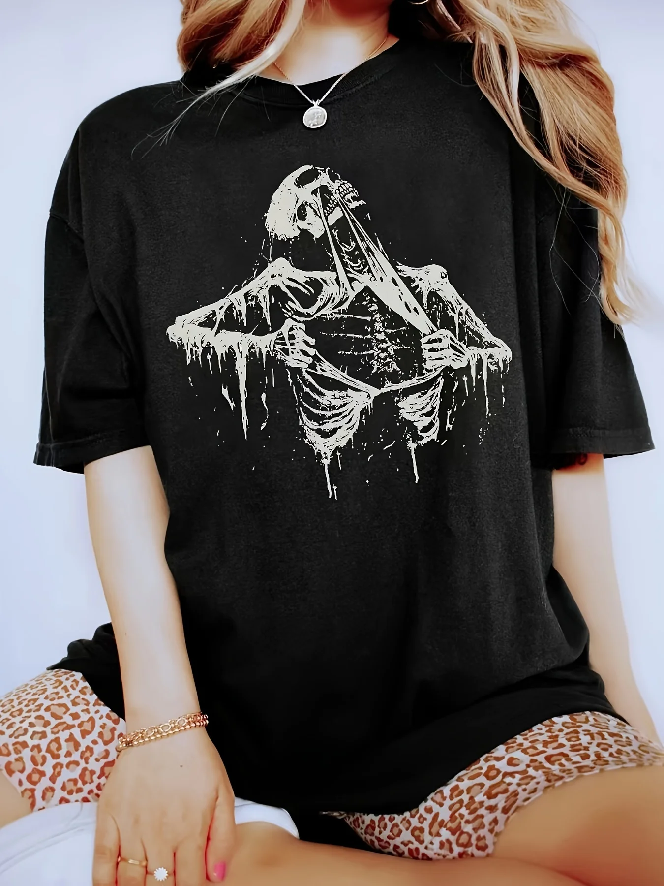 Women's Gothic Skull T-Shirt Casual Short Sleeve Crewneck Tee with Skeleton Hand Rock on Print for Rock and Roll Fans Minimalist