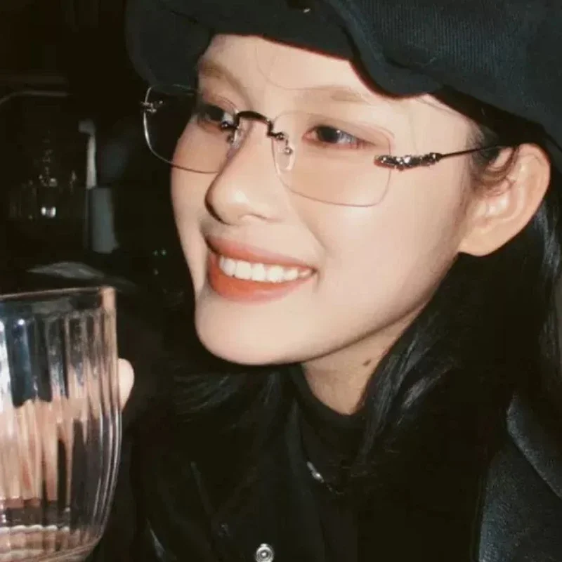 نظارات إطار مربع صغير عتيق للنساء ، نظارات معدنية ، نظارات قراءة واضحة ، نظارات حجب الضوء الأزرق ، Y2K ، هاراجوكو