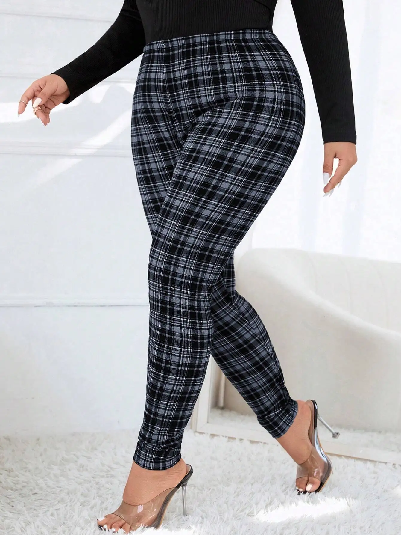 

Plus Size Women's Checkered Stretchy Skinny Leggings