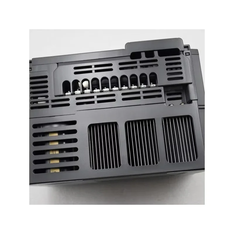 Other Electrical Equipment Inverter Phase Converter FR-A840-00126-E2-60 Controller Inverter view 2