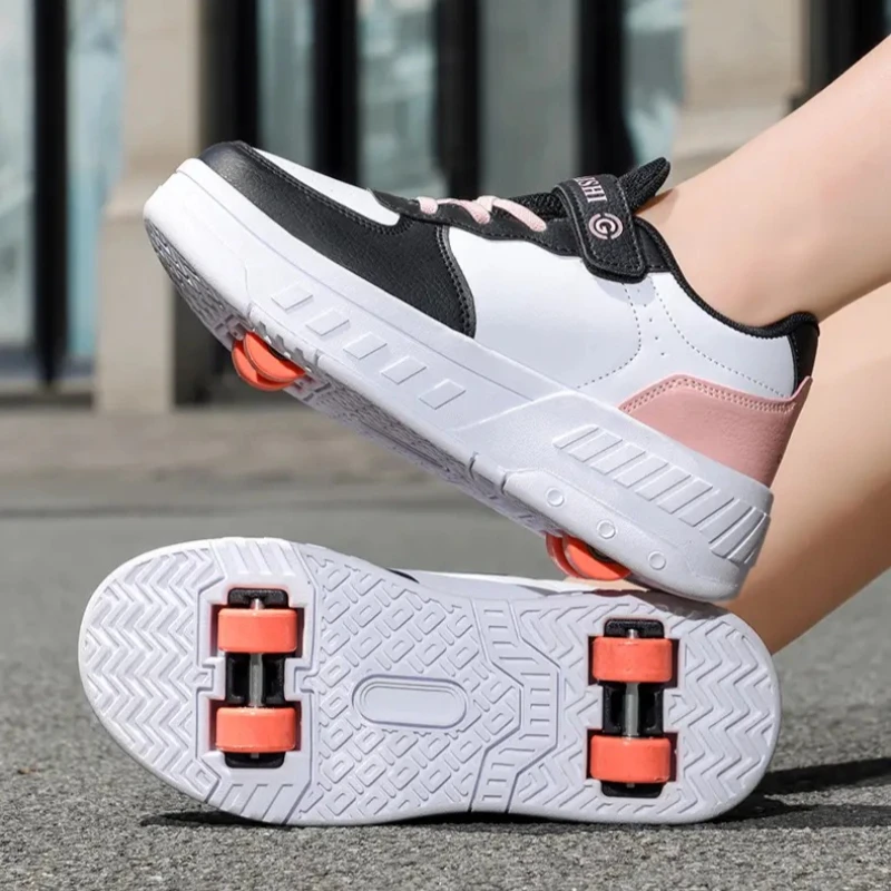 

Выдвижная обувь на 4 колеса. Новинка 2023 года, простая в эксплуатации, нескользящая верхняя часть. Простая в чистях. Доступные детские кроссовки для студентов.