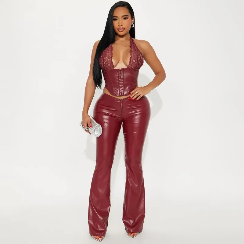 

Летний комплект GUWU 2026: топ из искусственной кожи без рукавов с кружевным вырезом и расклешенные кожаные брюки