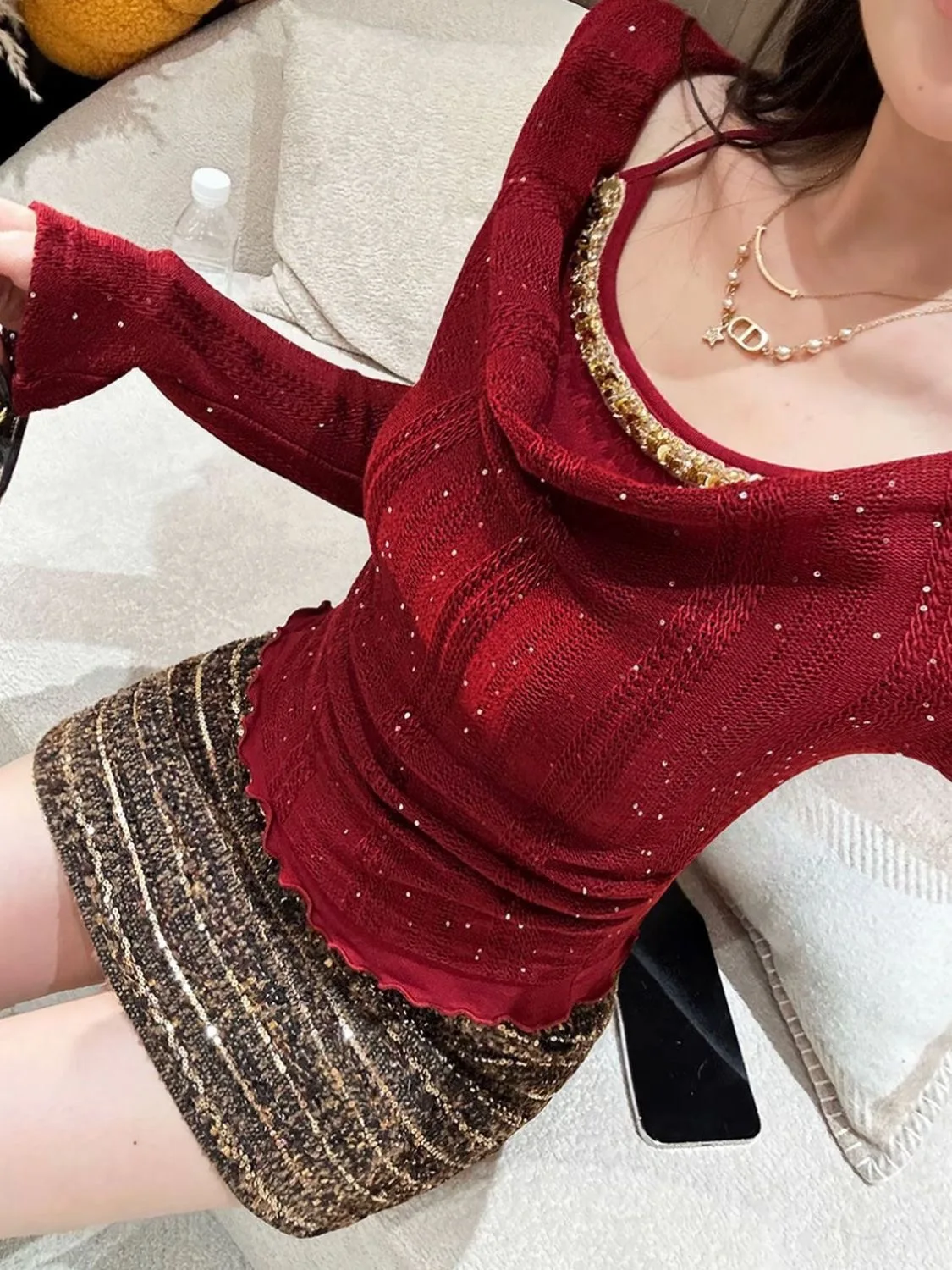 Shiny Sequin Trim Long Sleeve Knitted Sweater Women's Autumn Winter Slim Fit Red Top Fashion Design Splice Neckline Style