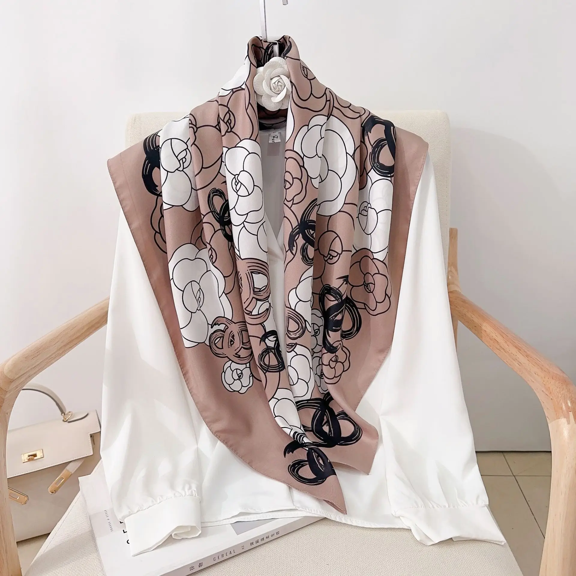 Moda 90CM camelia Twill di seta donna sciarpa spiaggia protezione solare Foulard scialle capelli femminili Hijab avvolge fazzoletto da collo Bandanda Echarpe