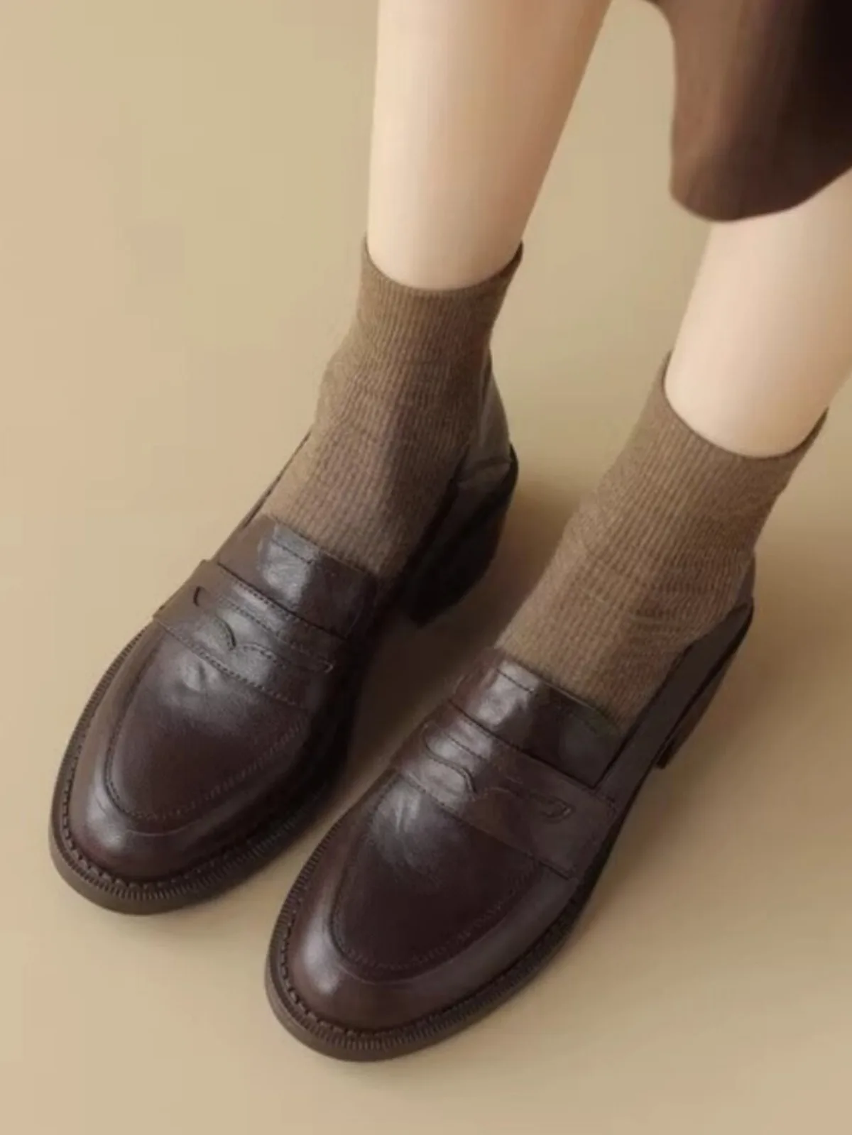

New Spring Autumn Women Leather Shoes French Style Black Soft Thick Sole Super Soft Comfortable Daily Shoes 2026