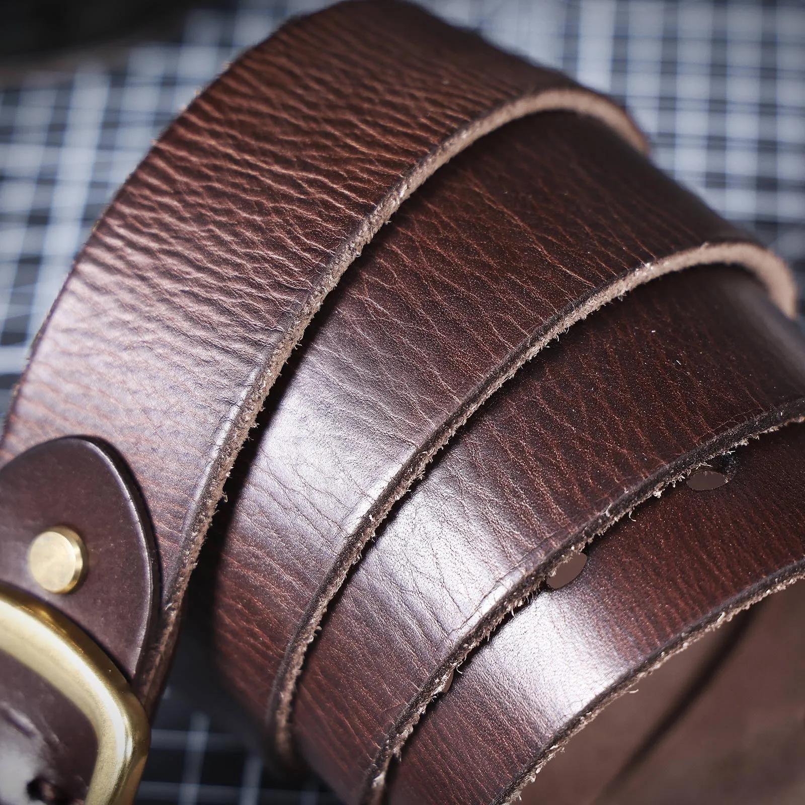 Vintage Echtleder-Herrengürtel mit Kupferschnalle, Handgefertigter Casual-Gürtel mit Geschenkbox, Verstärkter Oberleder-Gürtel aus Italien – Detail 19