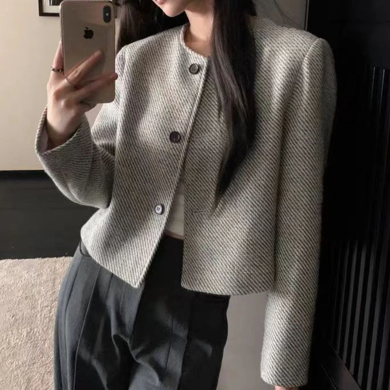 2025 New Striped Jacket Vintage Crew Neck Single-Breasted Top Women's Striped Loose