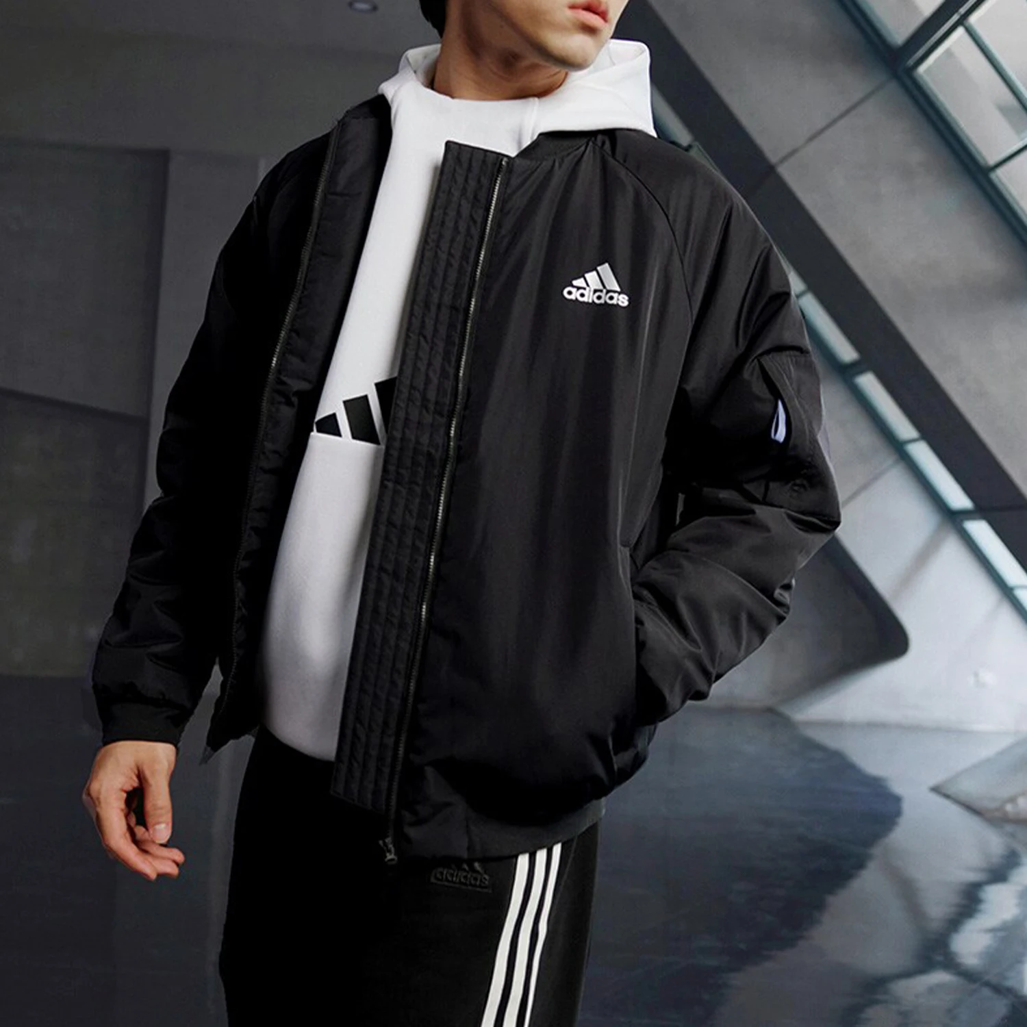 

Adidas genuine New Men's Woven Warm Windproof Jacket JN4855