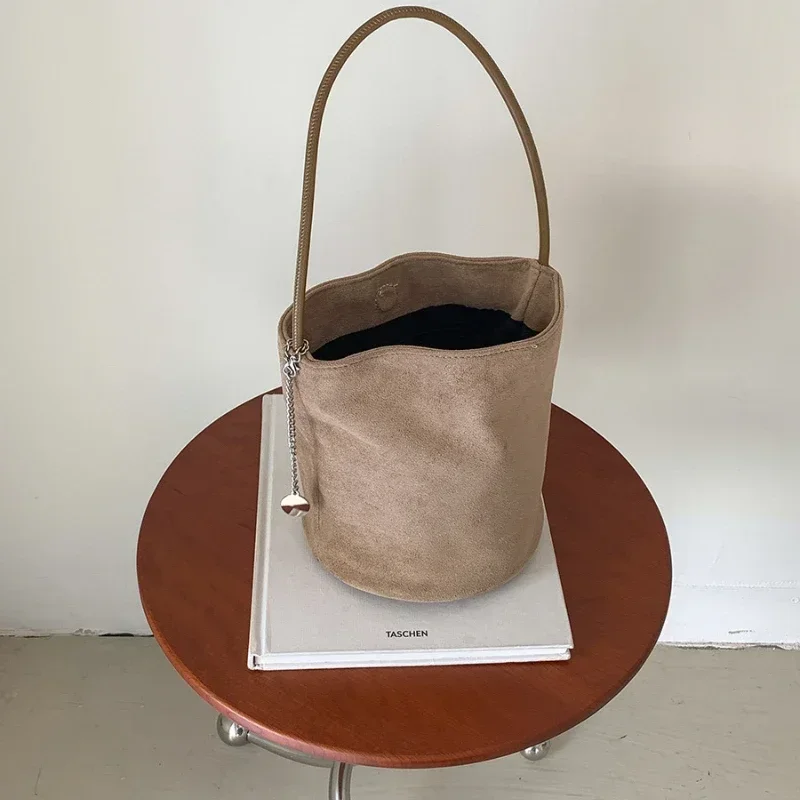 Women Bucket Bag Women Fashionable Cylindrical Versatile Retro Suede Bag Small Tote Bags for Women Designer Bags Bolsos De Mujer