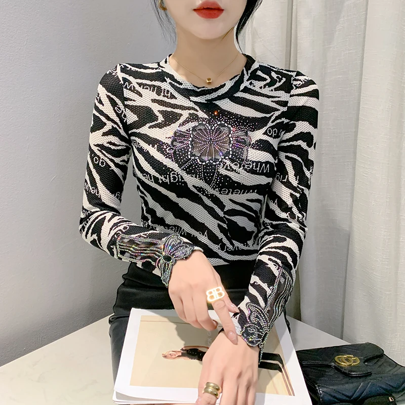 2023 neue Herbst Winter koreanische Kleidung T-Shirt Frauen schick sexy O-Ausschnitt Patchwork Diamanten Tops Langarm Bohrer Hand machen T-Shirts