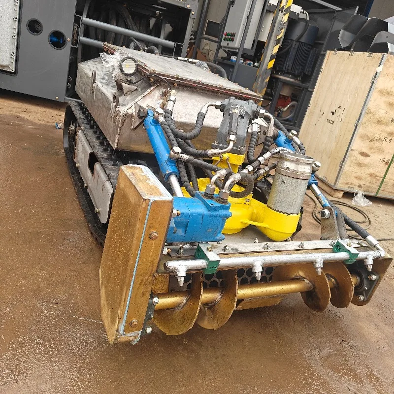 Dredging Robot Acid Alkali Resistant Crawler Machine For Chemical Plant Sludge Handling Pipe Blockage view 6