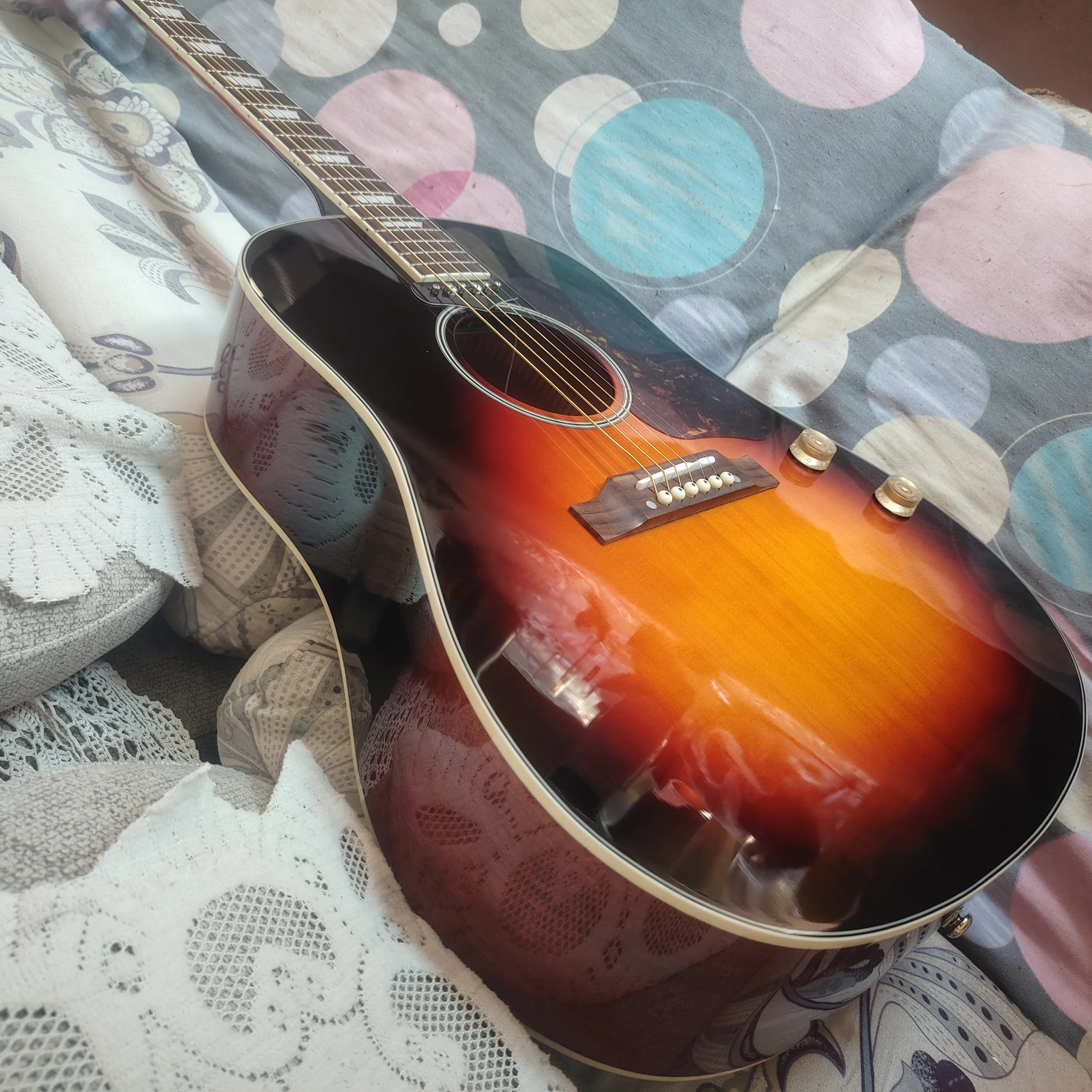 Guitarra folk J-160VS de alta calidad de 41 pulgadas/tapa de abeto macizo/despliegador de madera de caoba/envío desde almacén local en los Estados Unidos