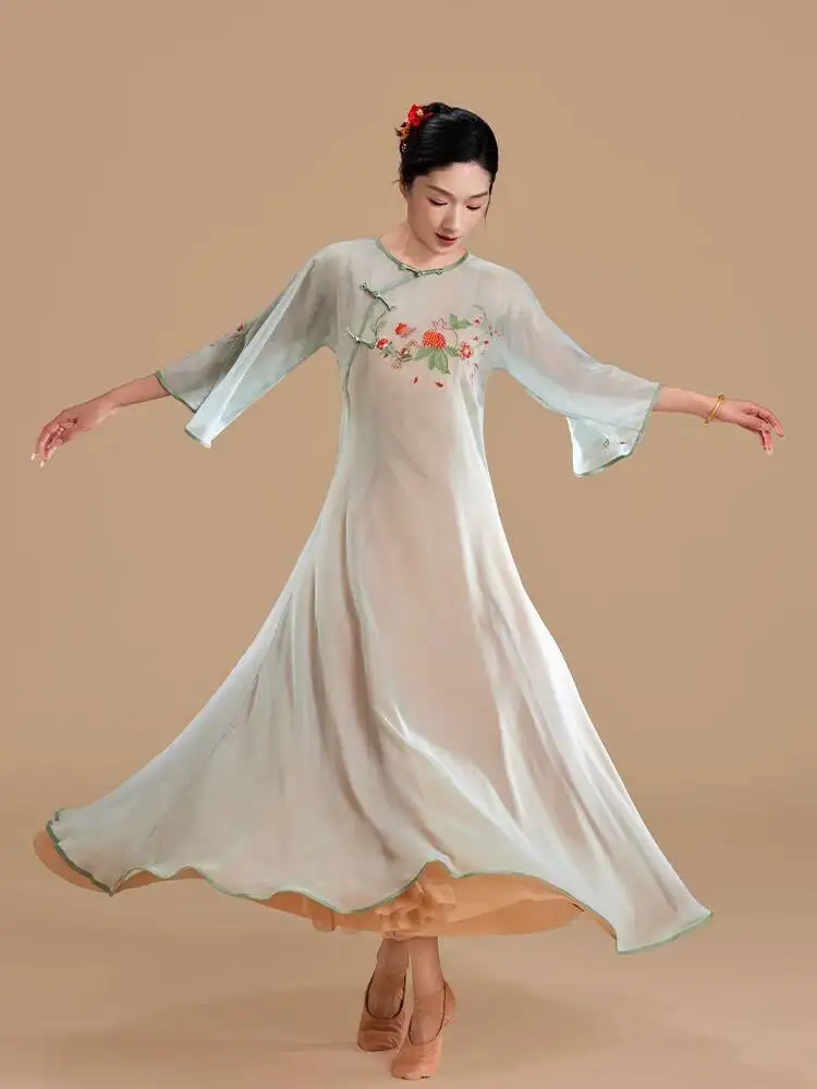 Chinese Classical Dance Dress Modified Qipao Style Floral Embroidery Loose Long Robe Stage Performance Outfit for Women